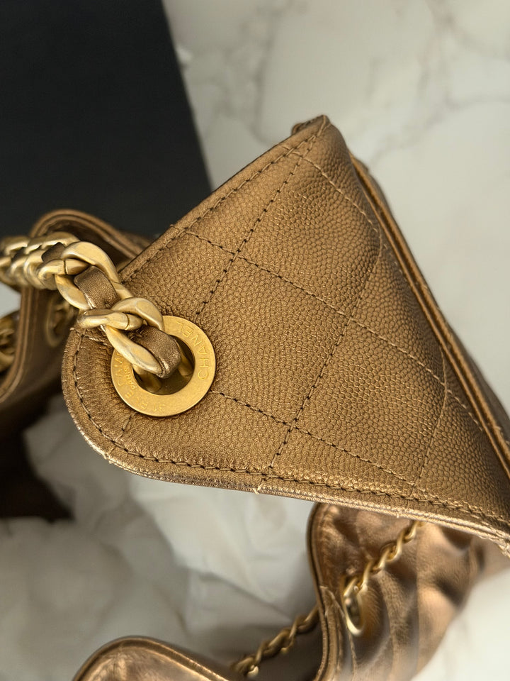 CHANEL 25A 2025 Bronze Caviar aged GHW 25 Hobo Bag size Small