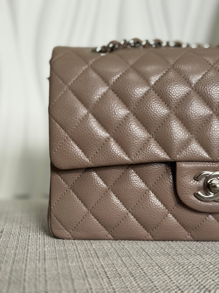 CHANEL series 20 15B Taupe Caviar SHW Medium ML Timeless Classic Double Flap Bag