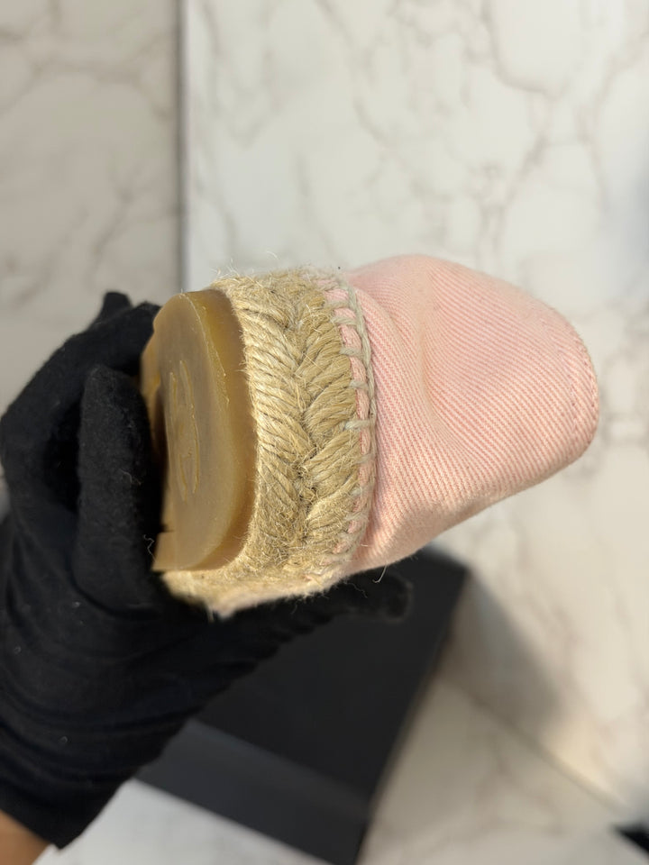 CHANEL Light Peachy Pink/Black Espadrilles Size EU 40
