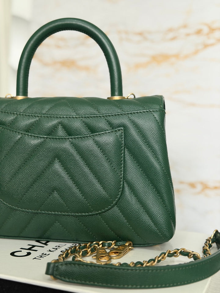 CHANEL series 26 Forrest Dark Green Caviar Chevron Aged GHW Coco Handle Size SMALL 24 cms 2018