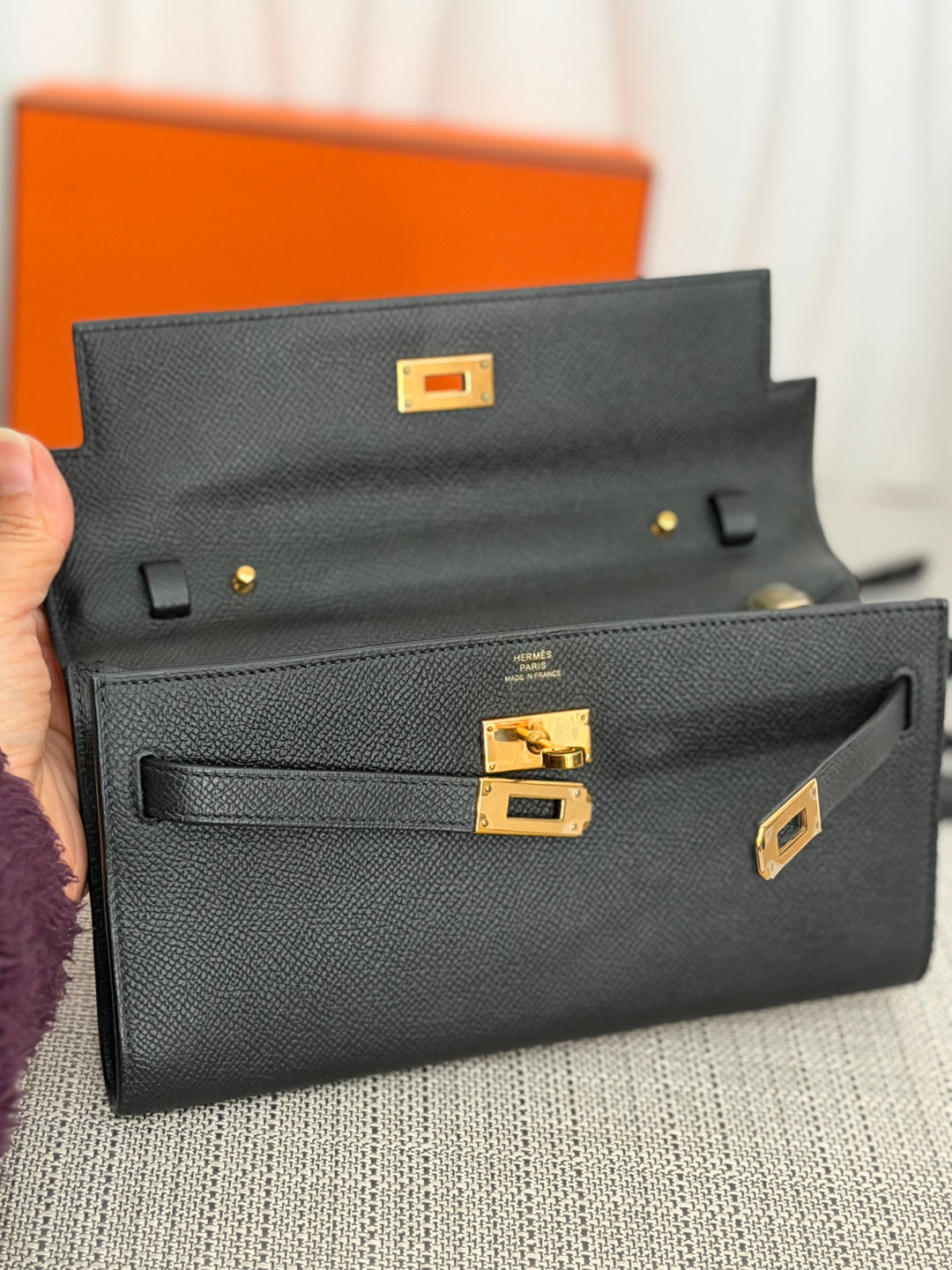 HERMES Noir Black Epsom Leather GHW Kelly To Go Stamp Z 2021