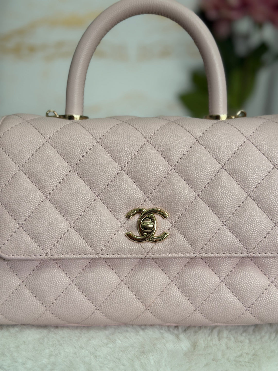CHANEL 22P Sakura Pink Caviar LGHW Coco Handle Flap Bag with detachable strap 2022 size SMALL