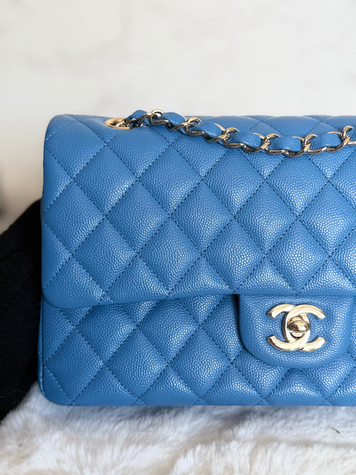Chanel series 30 2020 Blue Caviar LGHW Medium ML timeless Classic double Flap Bag