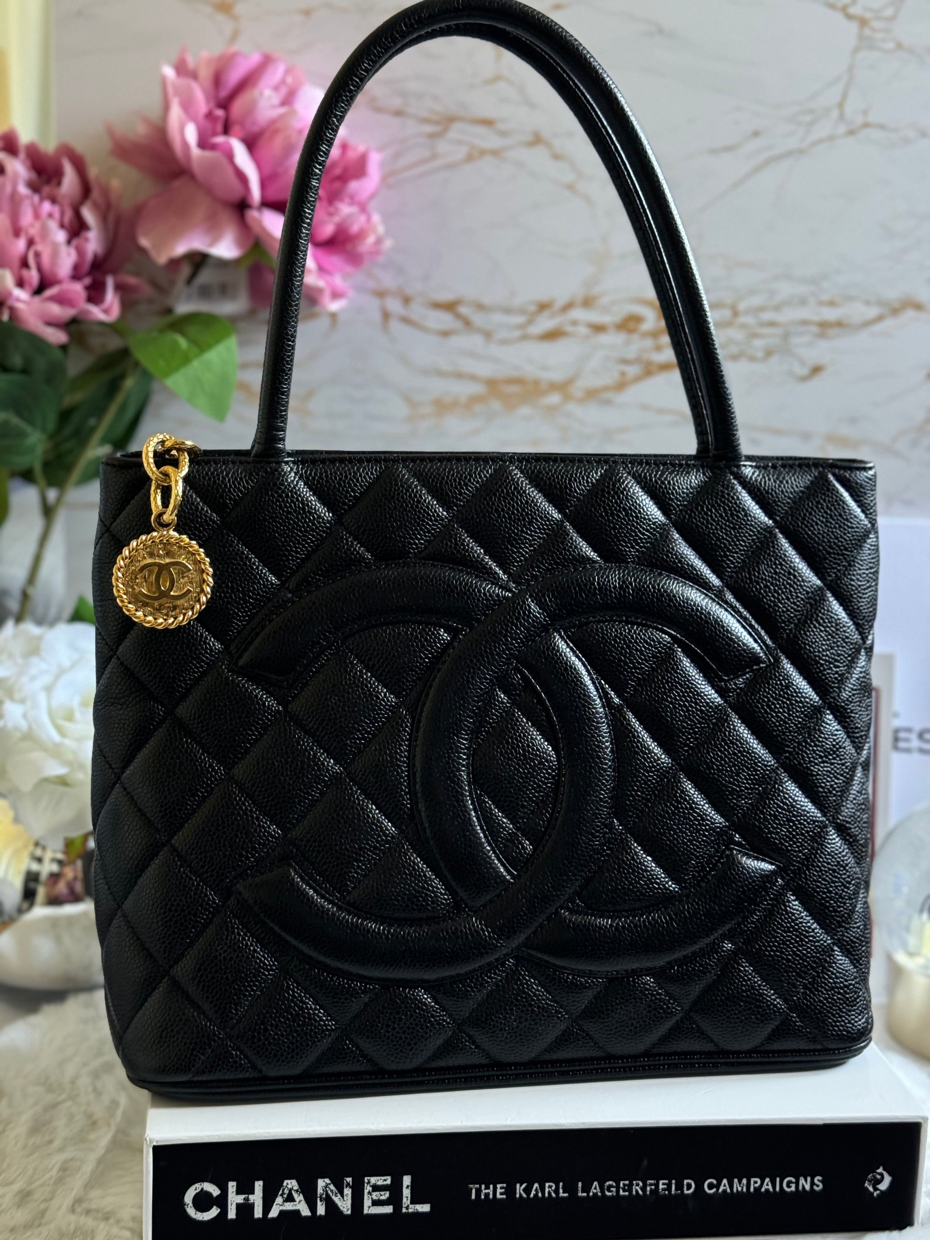 Chanel series 7 Vintage 2002-2003 Black Caviar GHW Medallion Tote