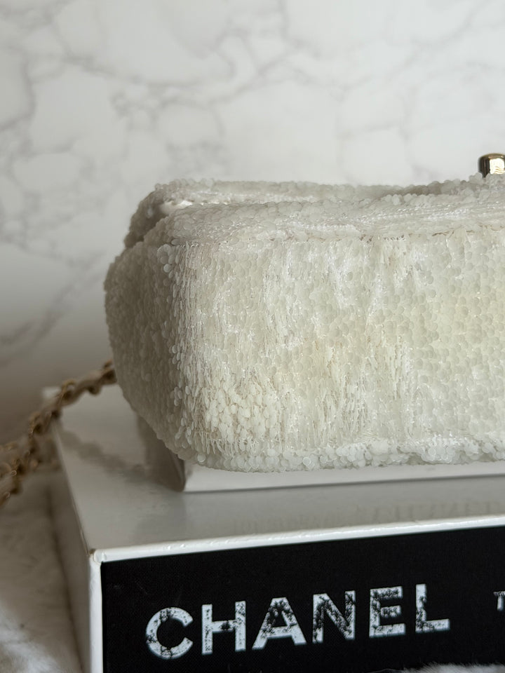 CHANEL series 28 19B White Sequin SMALL Flap Bag LGHW 2019