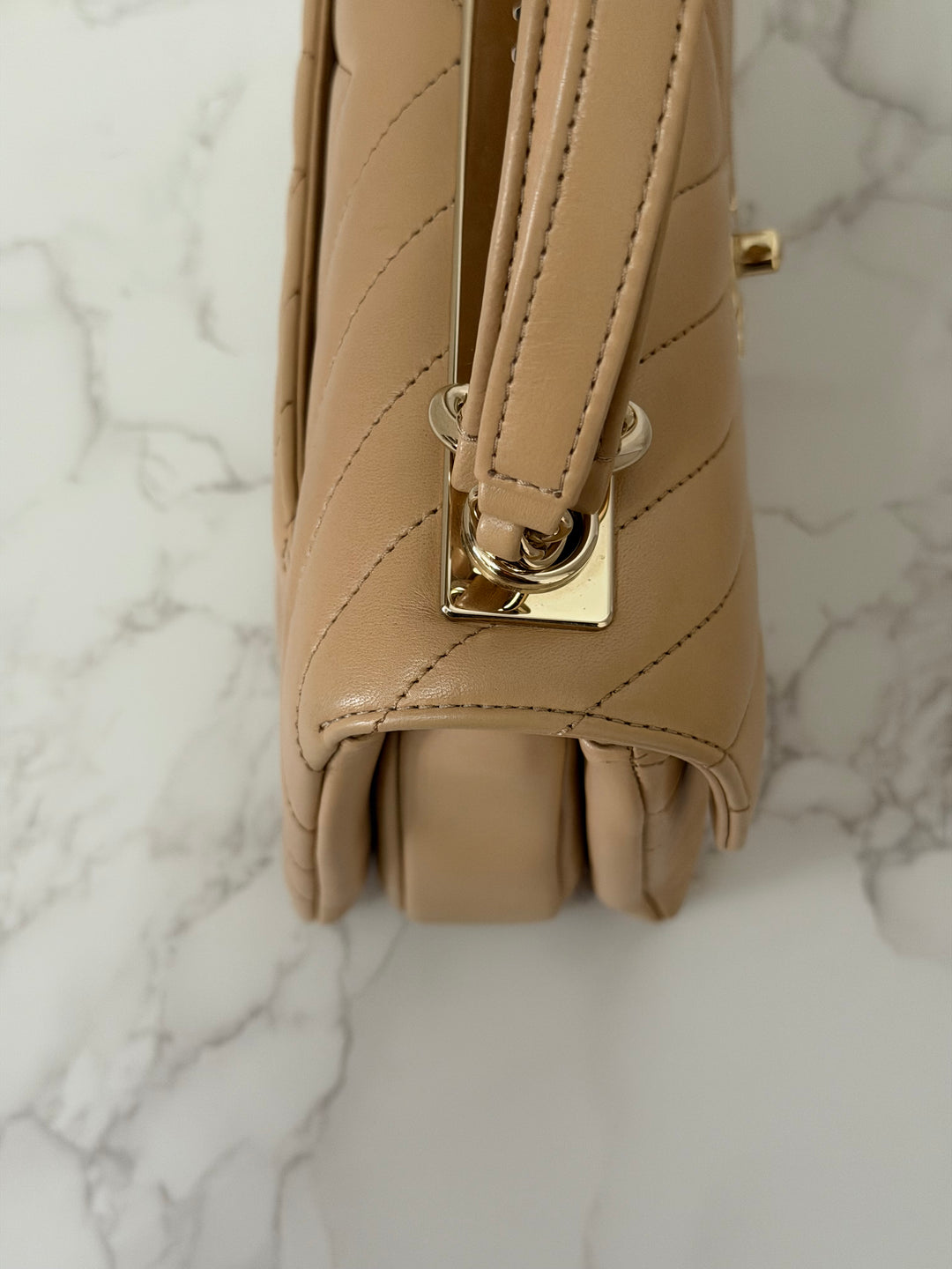 CHANEL series 27 2018 Dark Beige Lambskin LGHW Trendy CC Flap Bag size Small with Top Handle and detachable strap