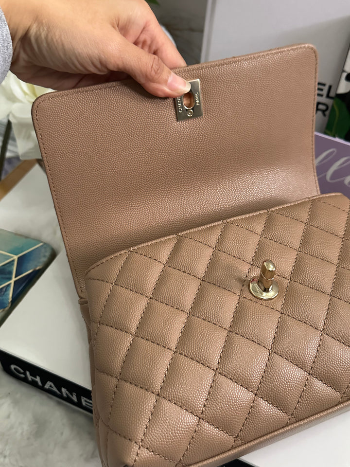 Chanel 22K Pre Fall/Winter 2022 Dark Beige Caviar LGHW Coco Handle Size Small with detachable strap