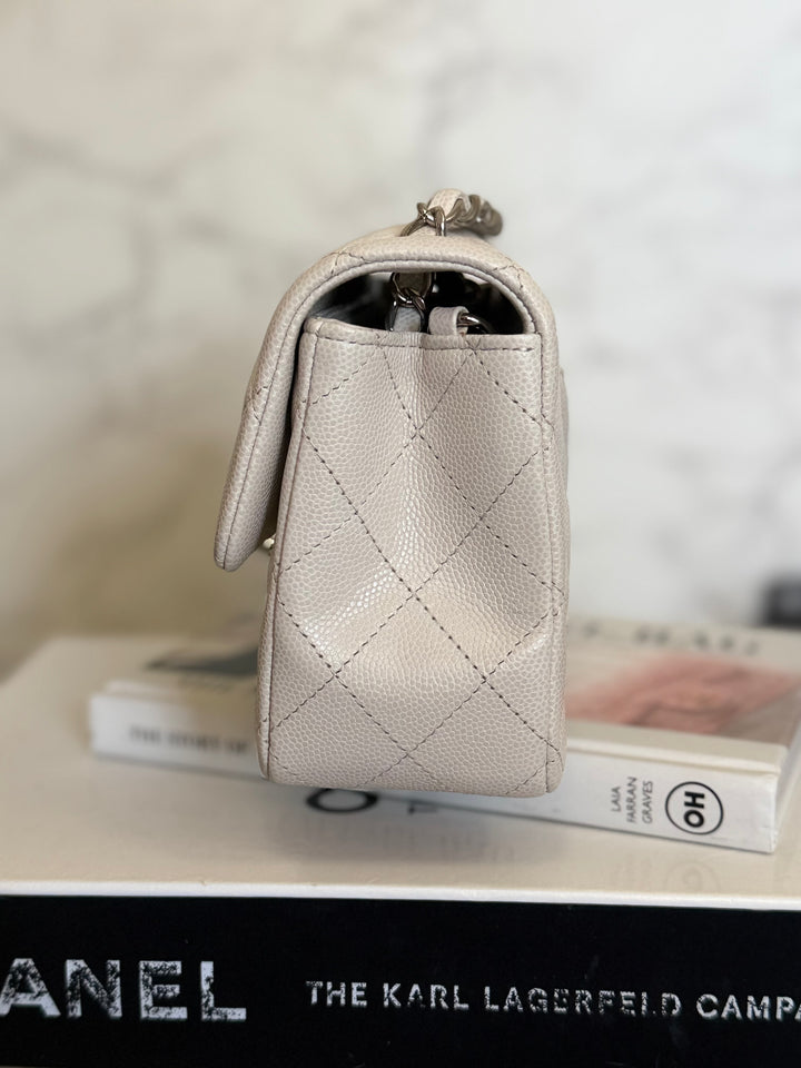 CHANEL 18B series 26 Ivory Caviar SHW Mini Rectangular Flap Bag 2018