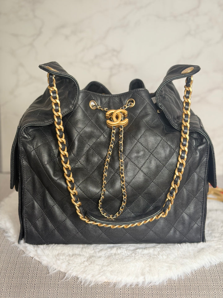 CHANEL Black Caviar aged GHW 25 Hobo Bag size Medium with detachable pouch 2025