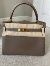 Load image into Gallery viewer, Hermes Kelly 28 Retourne Etoupe Togo Leather with GHW
