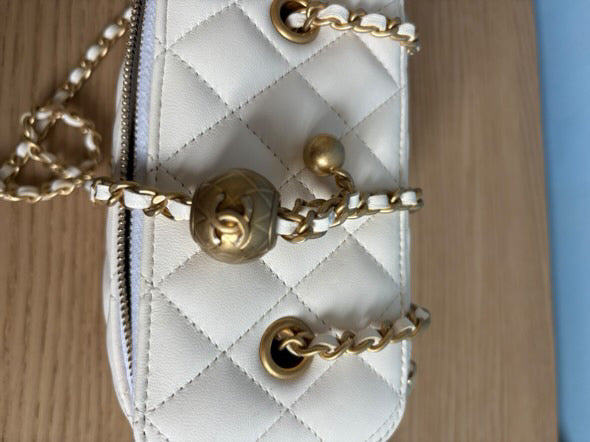 Chanel 2021 21A collection White Lambskin aged GHW Small Vanity Pearl Crush