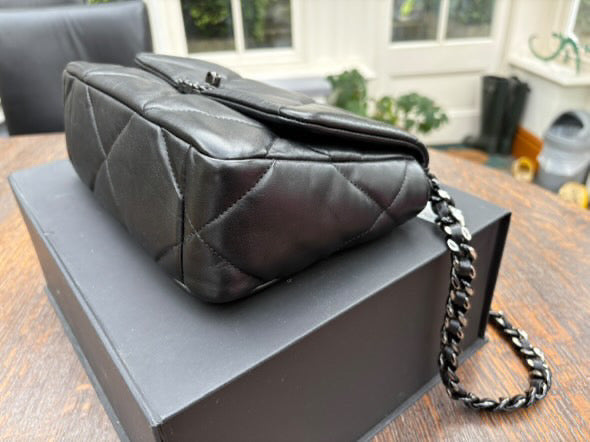Chanel 19 Flap Bag in Size Small 22P collection 2022 So Black Lambskin So Black Hardware