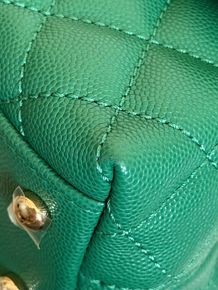 CHANEL 22A Green Caviar LGHW Coco Handle Flap Bag size Small 2022