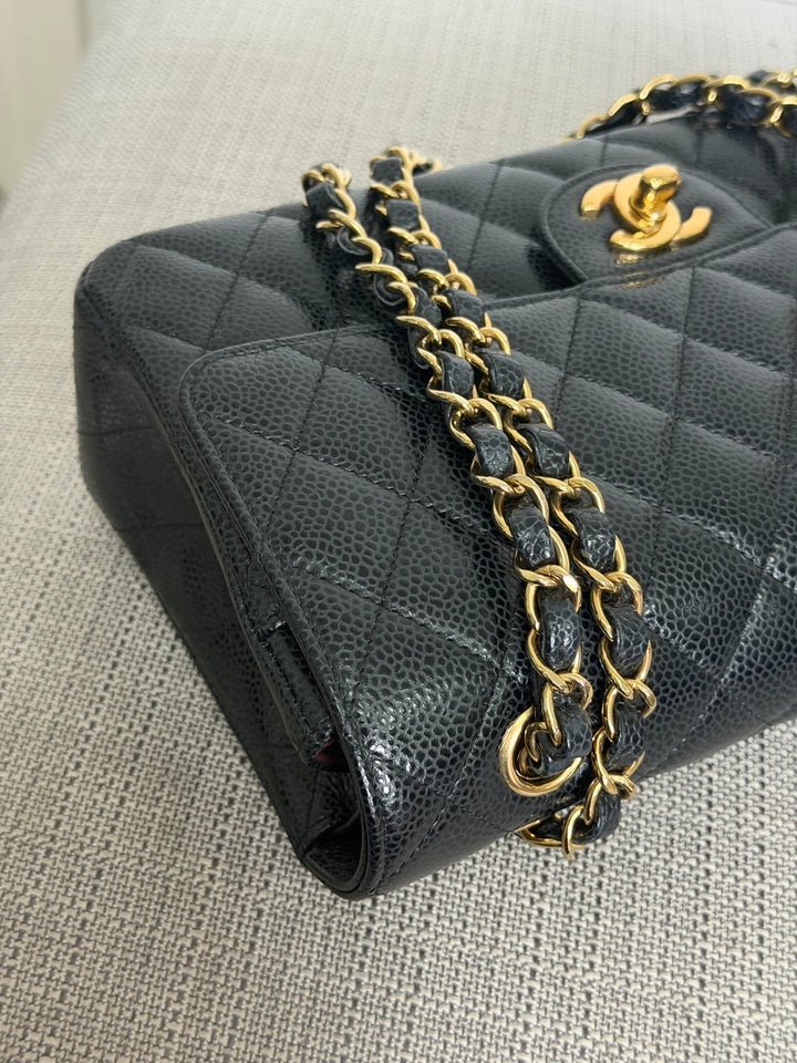 CHANEL 2022 Black Caviar GHW Timeless Classic Medium ML 11.12 Double Flap Bag