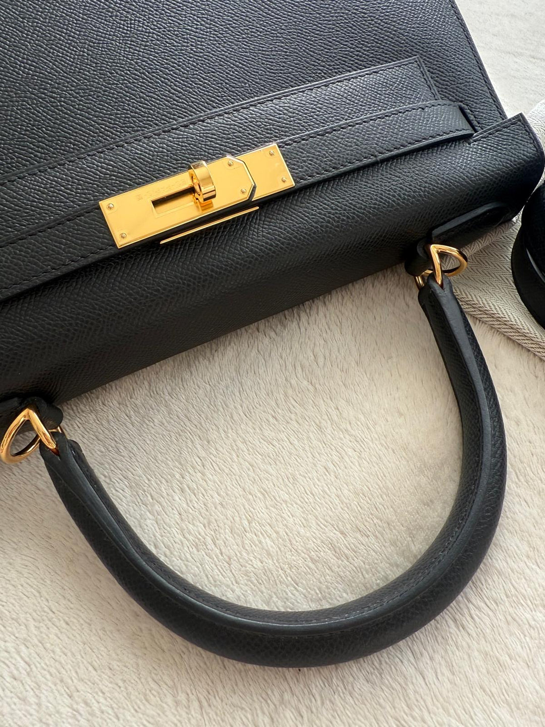 Hermès Kelly 28 Black Sellier Epsom Leather GHW Stamp B 2023 Kept unused Box fresh
