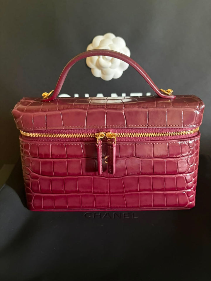 CHANEL 26B Burgundy Calf Skin Croc Embossed LGHW LP Long Vanity with detachable chain size SMALL 19 cms 2026