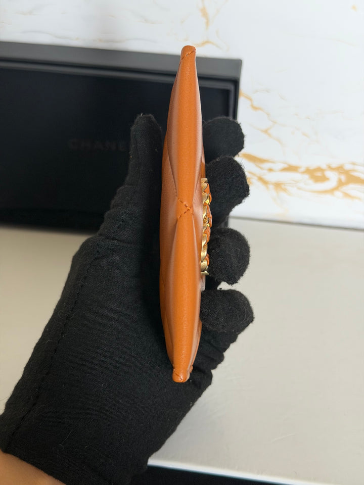 CHANEL 21A Pumpkin Spice Lambskin 19 Flat Card Holder 2021