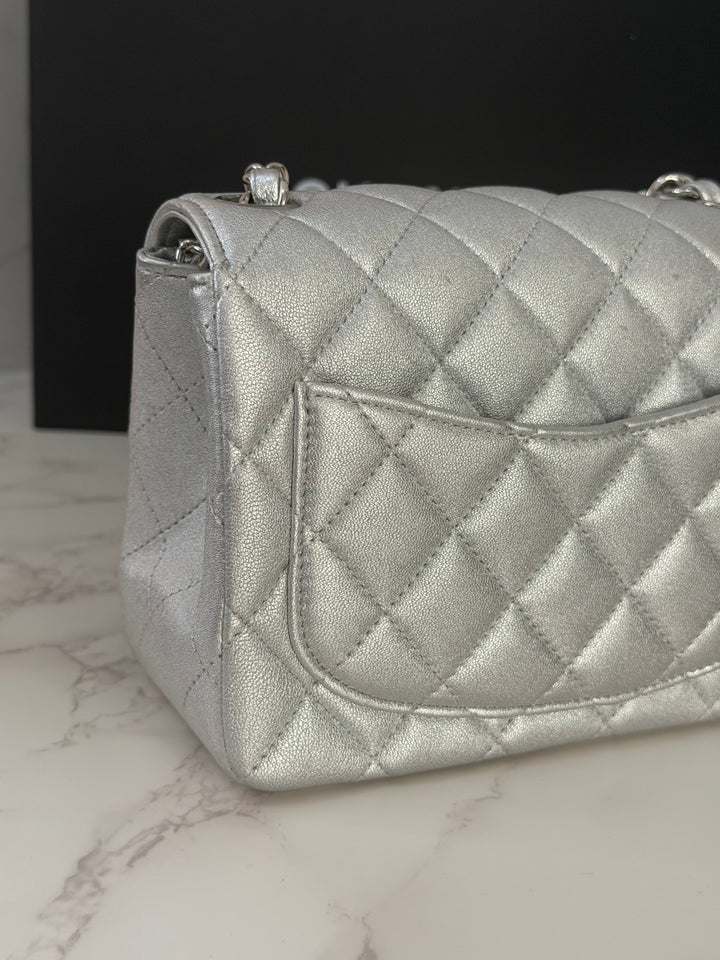 Chanel Series 31 21P Collection Iridescent Silver lambskin SHW Square Mini Flap Bag 2021