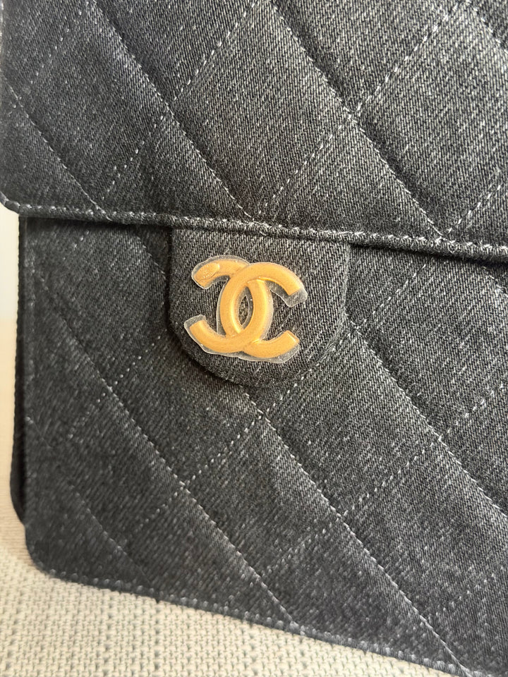 CHANEL 25S 2025 Black Denim Medium 25 Hobo Bag with Detachable Pouch Aged GHW