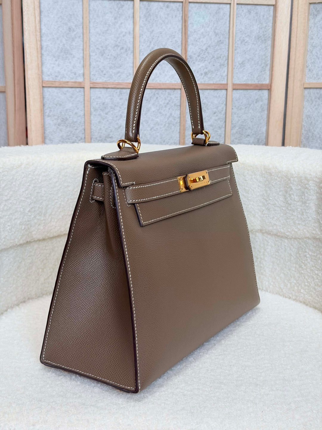 HERMÈS Kelly 28 Etoupe Epsom Sellier GHW Stamp Y 2020