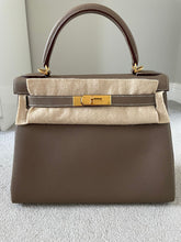 Load image into Gallery viewer, Hermes Kelly 28 Retourne Etoupe Togo Leather with GHW
