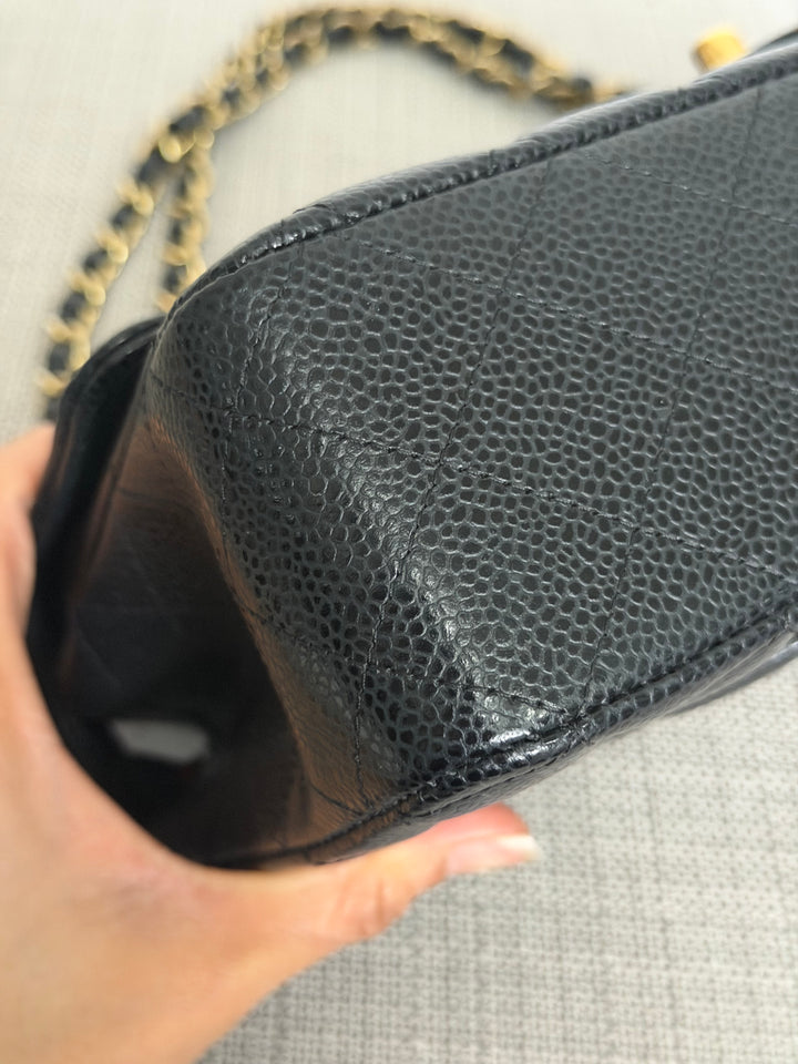 CHANEL 2022 Black Caviar GHW Timeless Classic Medium ML 11.12 Double Flap Bag