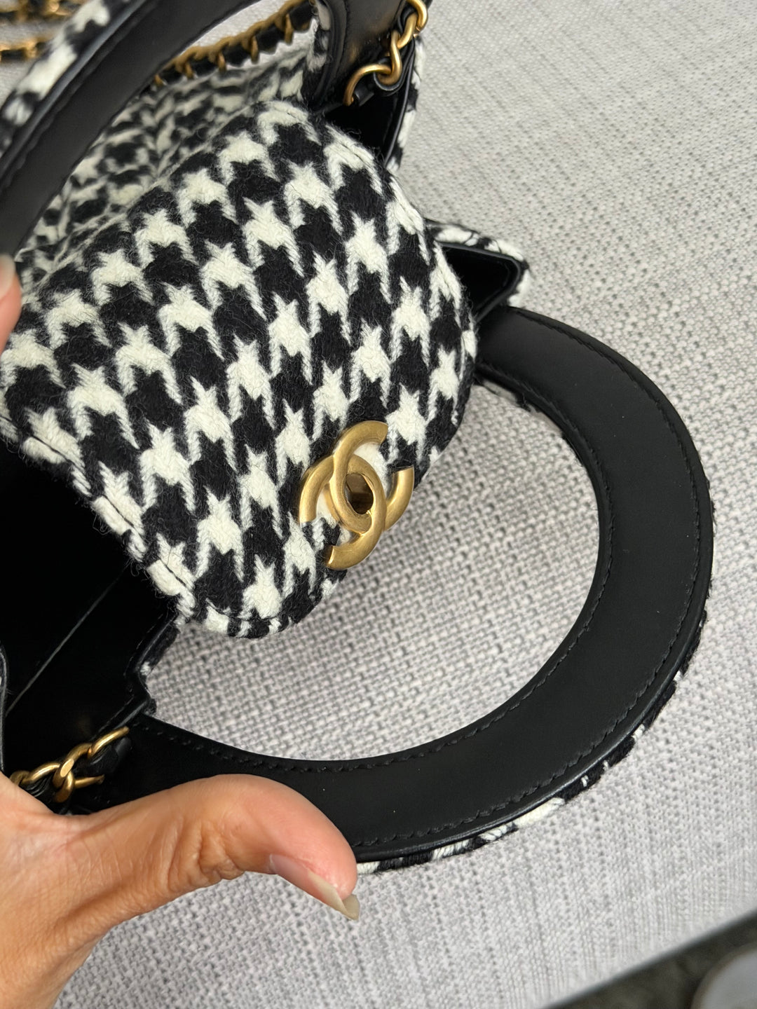 CHANEL 24A 2024 Black and White Houndstooth Tweed Kelly Small Shopping Bag with Chain Aged GHW