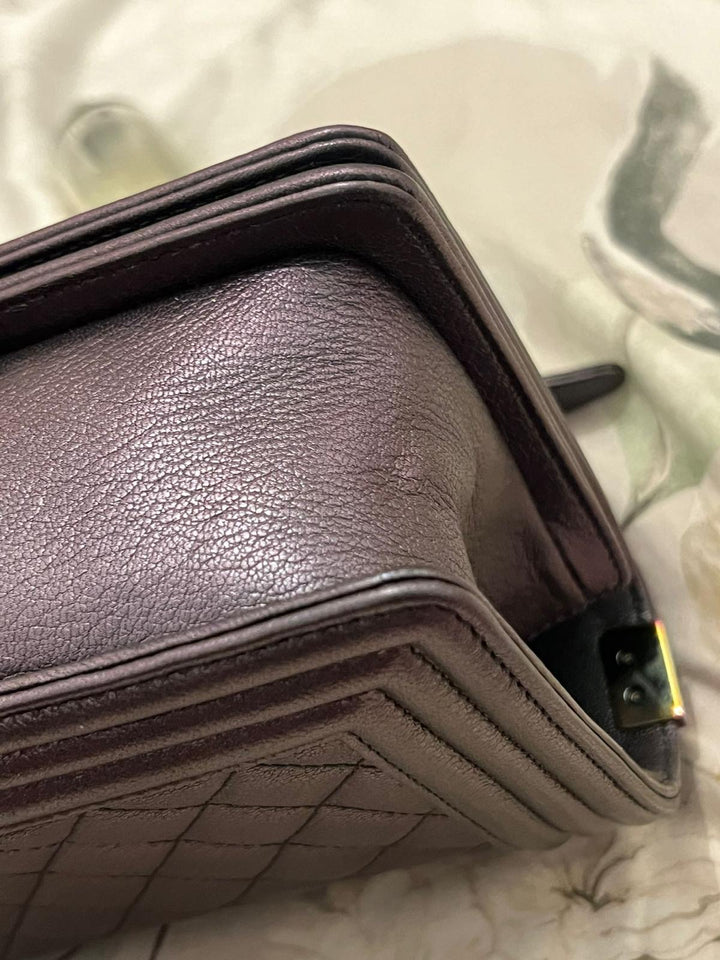 Chanel 16C 2016 Cruise collection series 21 Purple Iridescent Calf skin rainbow mermaid hardware Le Boy Old Medium Flap Bag