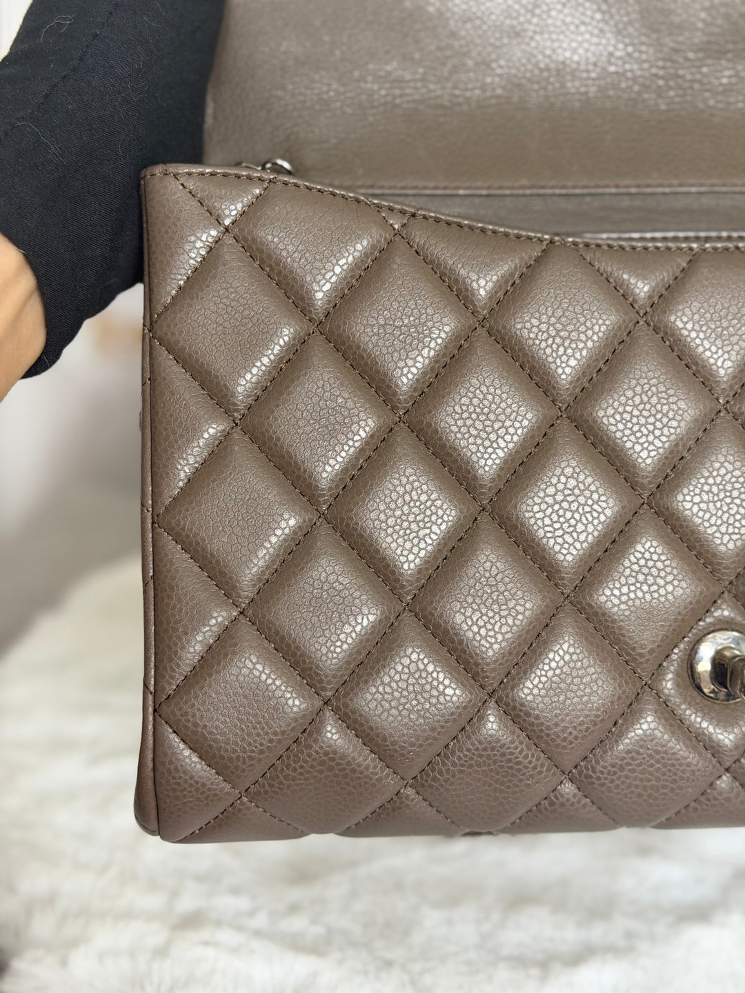 CHANEL series 17 Khaki Caviar SHW Classic Clutch with Chain