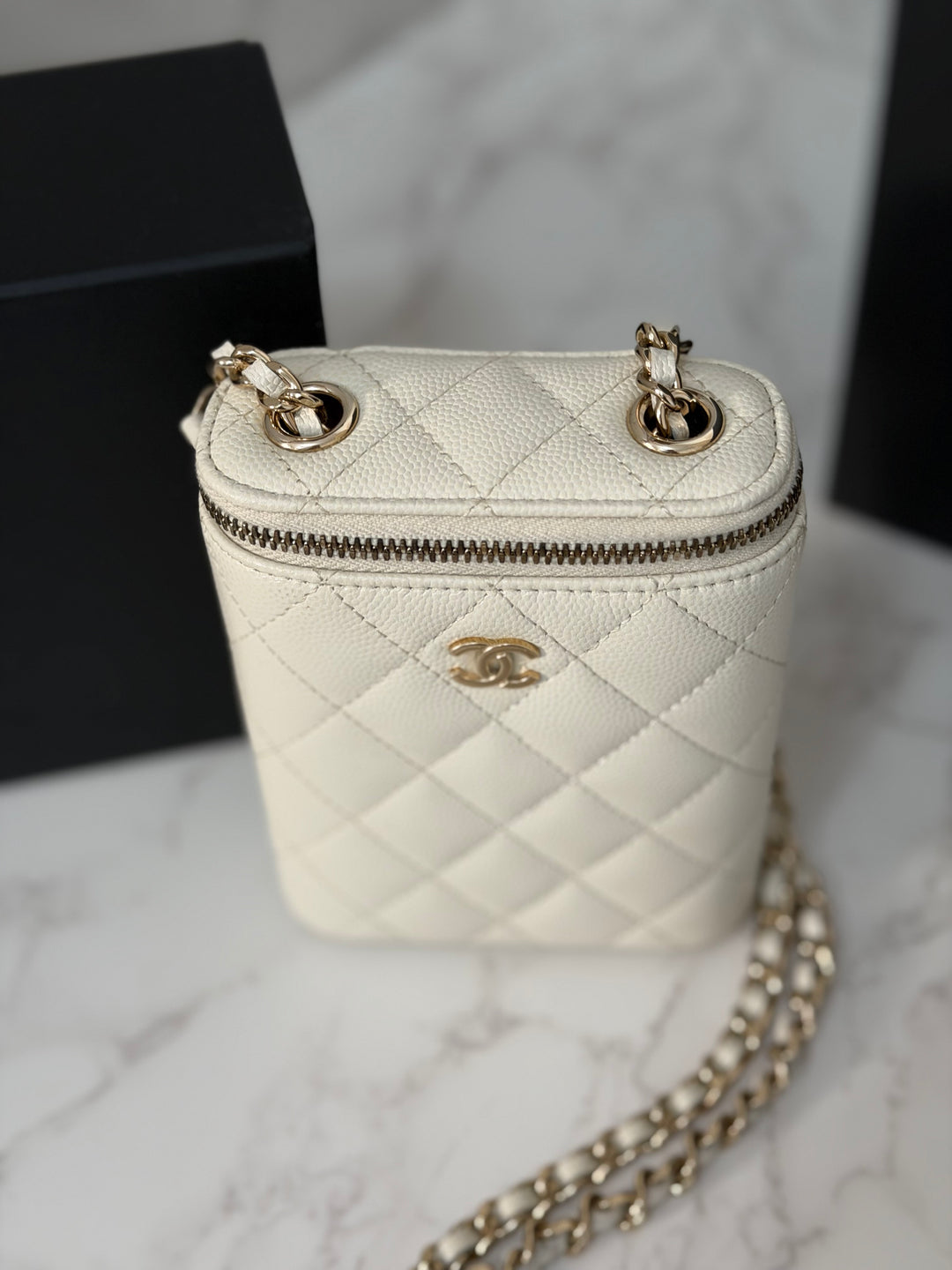 CHANEL White Caviar LGHW Vanity with Chain