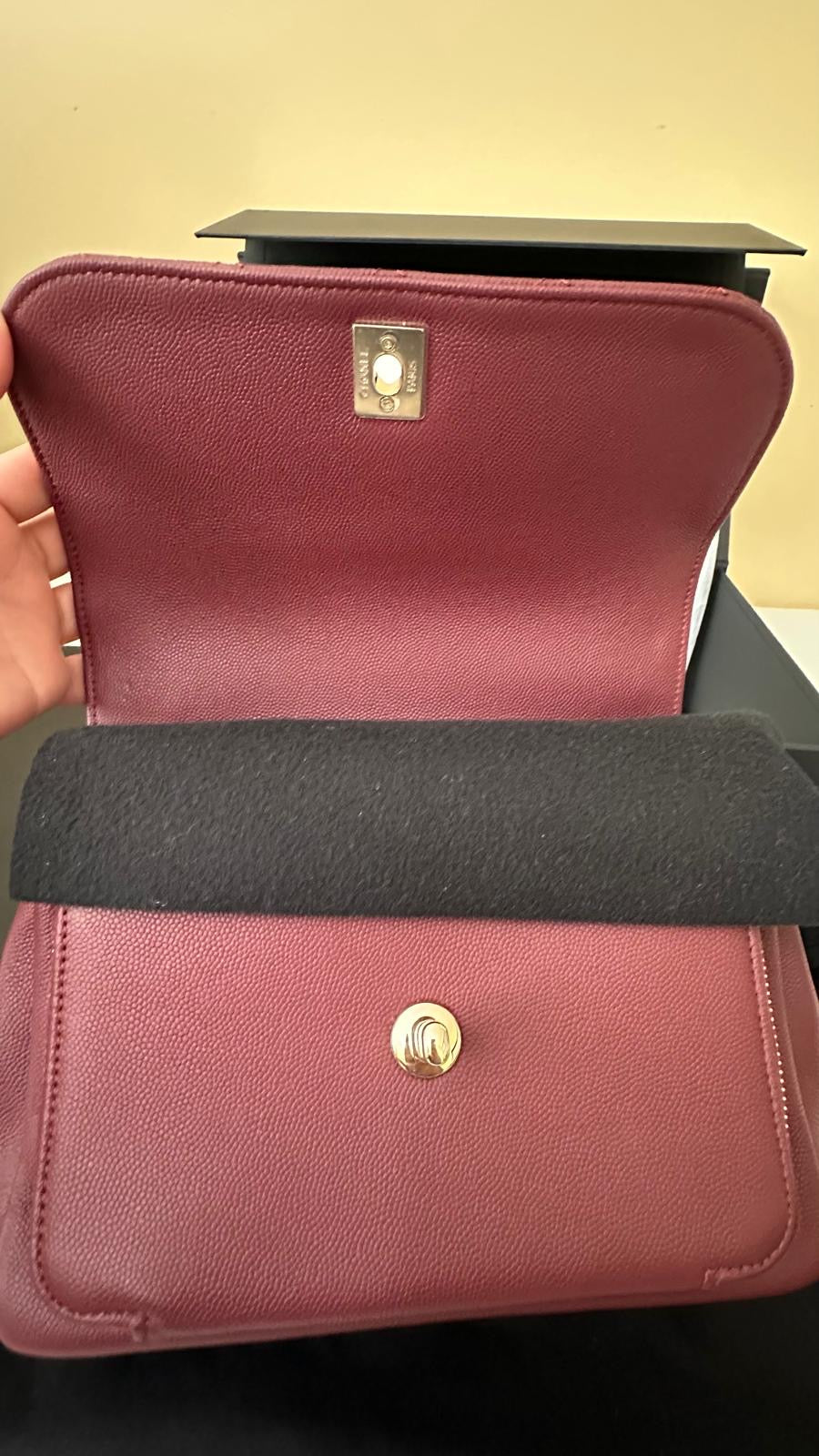 CHANEL series 30 Burgundy Caviar LGHW Medium Business Affinity Flap Bag with top handle 2020