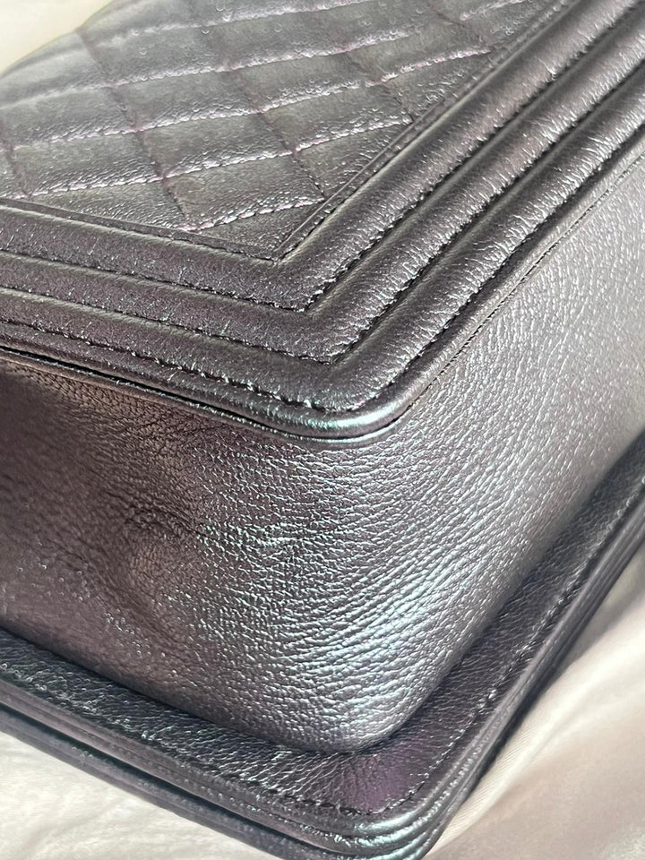 Chanel 16C 2016 Cruise collection series 21 Purple Iridescent Calf skin rainbow mermaid hardware Le Boy Old Medium Flap Bag