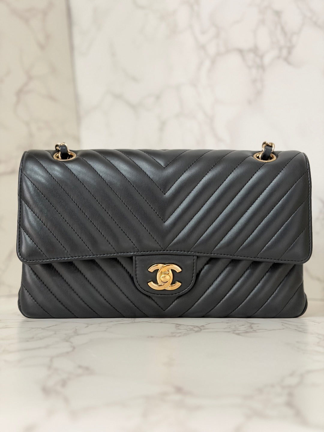 CHANEL series 29 2019 Black Lambskin Chevron LGHW Medium Timeless Classic Double Flap Bag