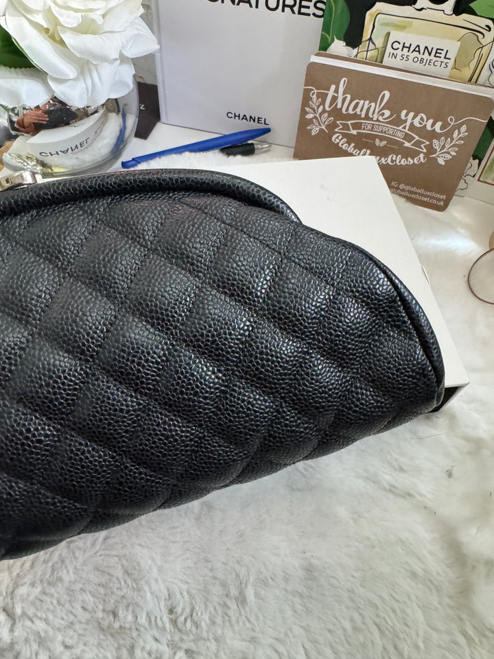 Chanel series 15 Black Caviar SHW Classic Clutch