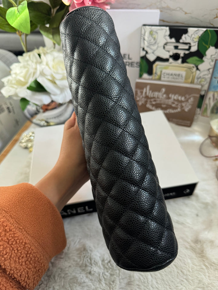 Chanel series 15 Black Caviar SHW Classic Clutch