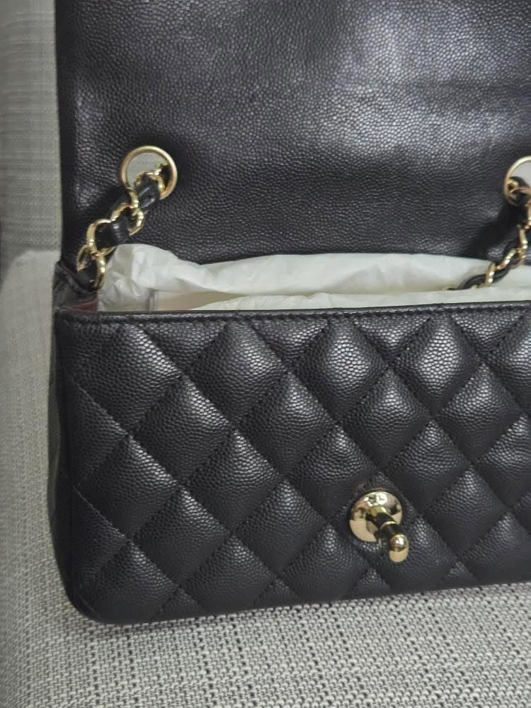 Chanel series 24 2017 17B Black caviar LGHW Mini Rectangular Flap Bag with Burgundy Leather lining