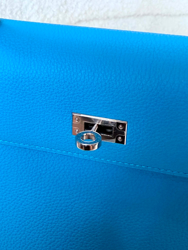 HERMÈS Bleu Zanzibar Togo Leather PHW Kelly 25 Stamp A 2018