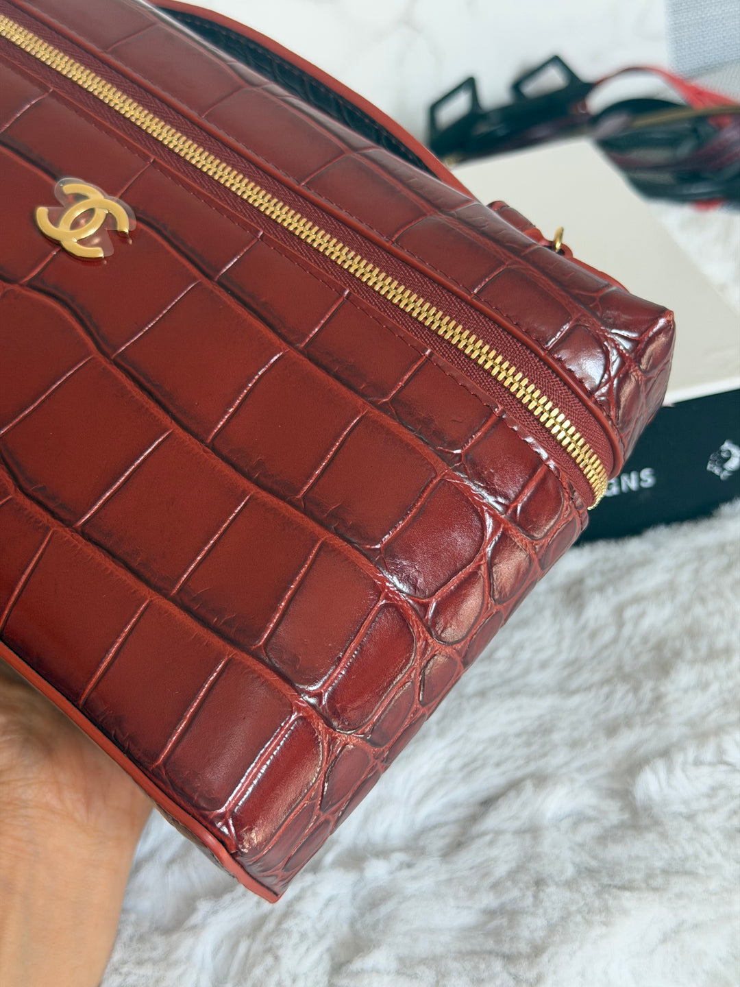 CHANEL 26B Croc Embossed Burgundy Calf Skin LP Long Vanity size Medium 23 cms 2026 Matthieu Blazy