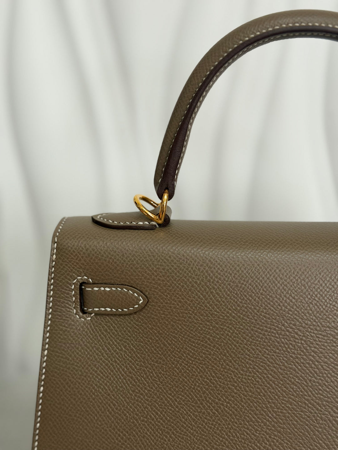 HERMÈS Kelly 25 Etoupe Epsom Leather Sellier GHW Stamp Z 2021 Pristine
