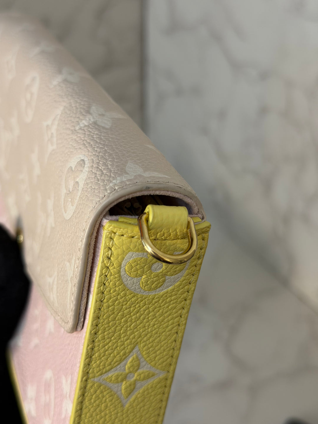 LOUIS VUITTON LV Pochette Felicie 2022 Pink/Beige/Yellow Emprinte Leather