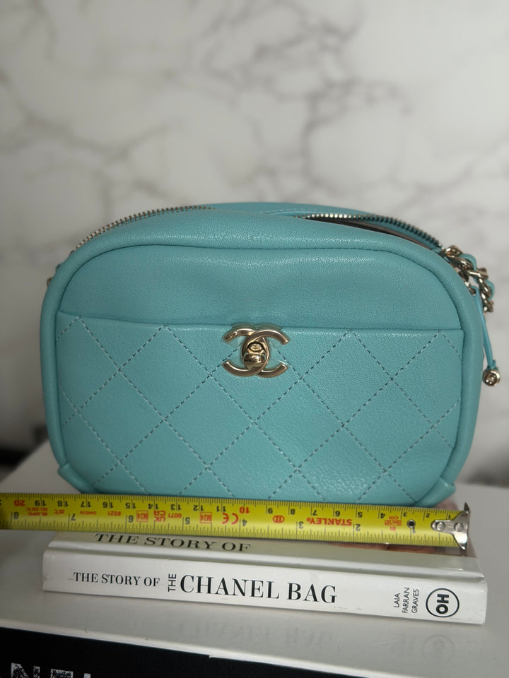 CHANEL series 26 Tiffany Blue calfskin LGHW Day Trip Camera case bag 7.5 inches 2019