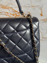 Load image into Gallery viewer, Chanel series 28 2018/2019 Navy Lambskin Champagne GHW Trendy CC Flap Bag size Small with Detachable Strap
