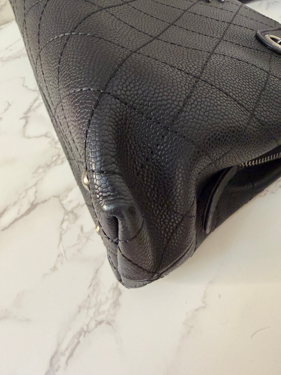 CHANEL series 23 Black Caviar Ruthenium HW Tote Bag with Shoulder Chain strap