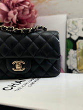Load image into Gallery viewer, Chanel series 24 17B 2017 Fall/Winter Collection Black caviar LGHW Mini Rectangular Flap Bag with Burgundy Leather lining
