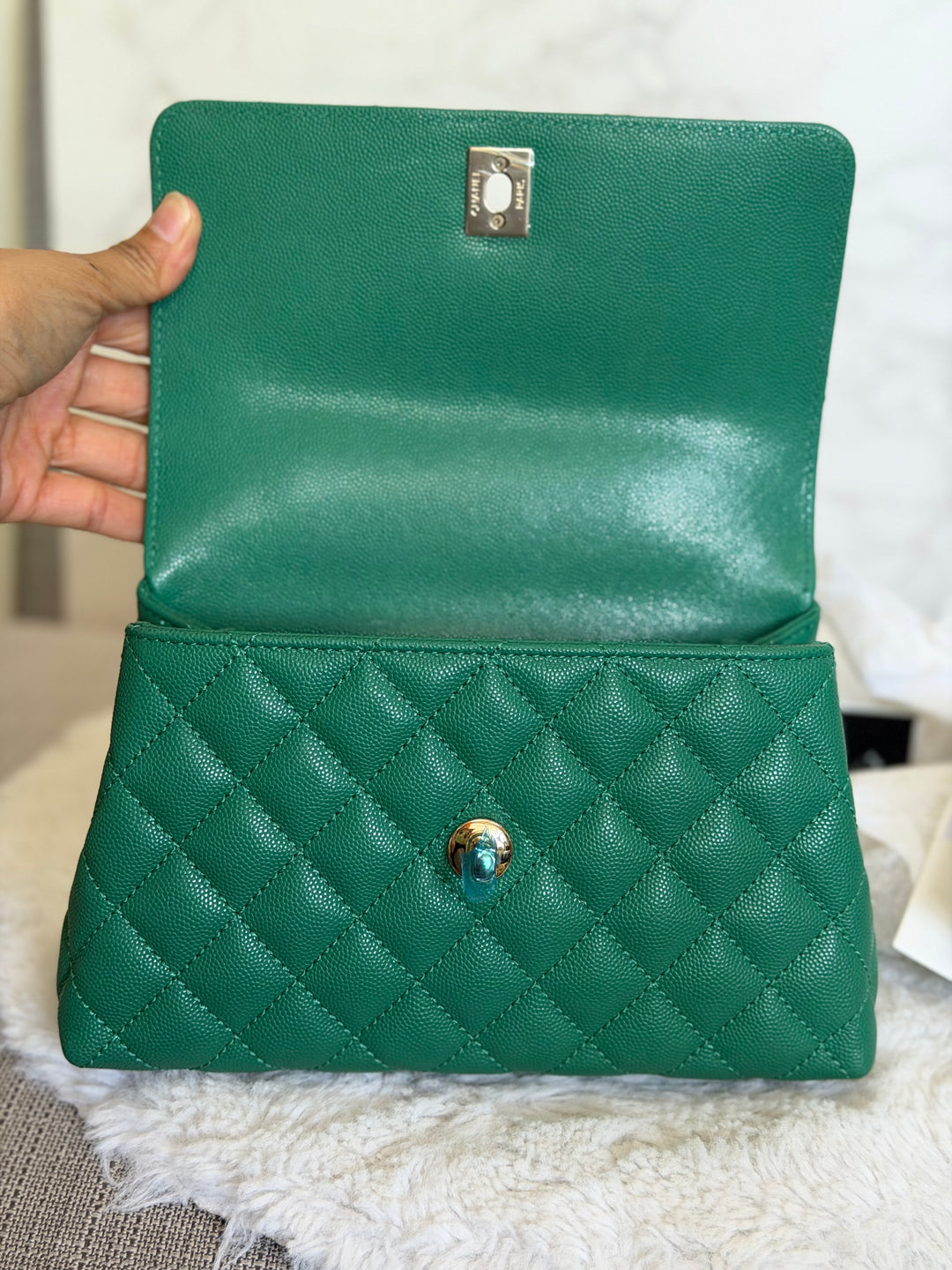CHANEL 22A Green Caviar LGHW Coco Handle Flap Bag size Small 2022