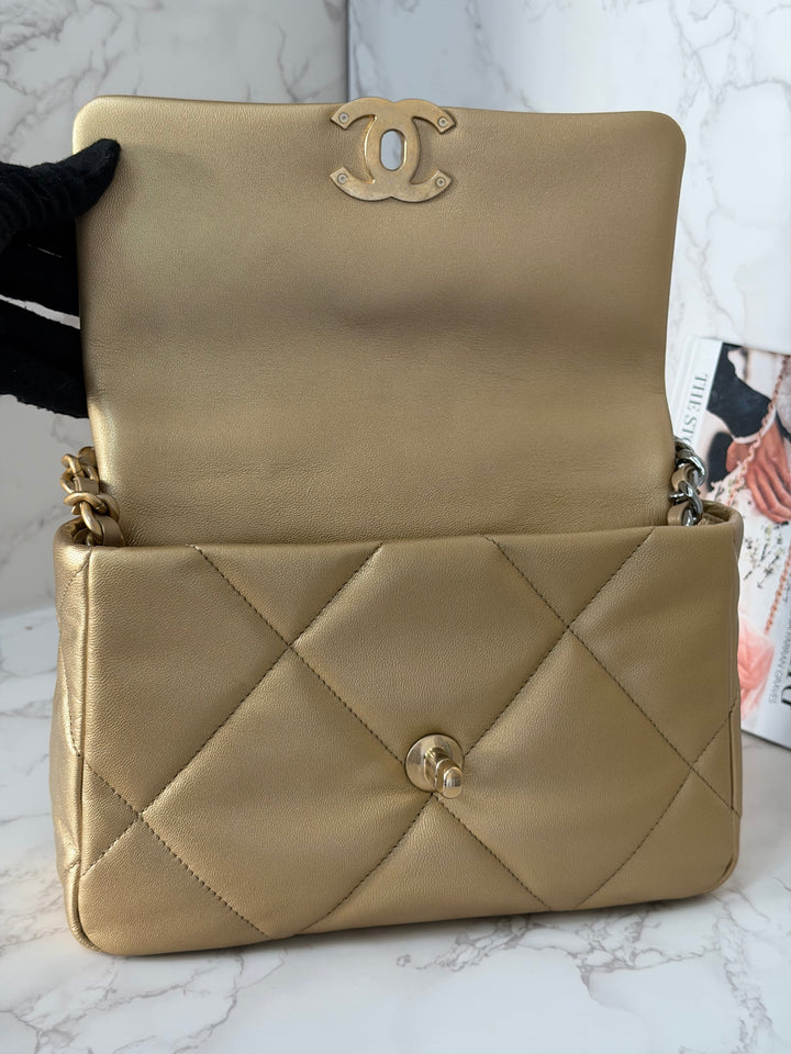 CHANEL series 30 2020 Gold metallic Goatskin 19 size Small with Mixed Hardware