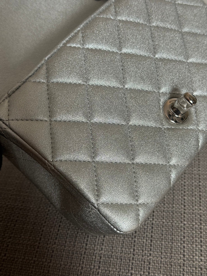 CHANEL Metallic Silver Lambskin SHW Square Mini Flap Bag 2021 21P collection series 31