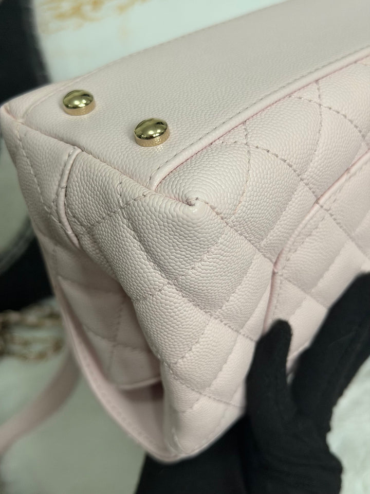 CHANEL 22P Sakura Pink Caviar LGHW Coco Handle Flap Bag with detachable strap 2022 size SMALL