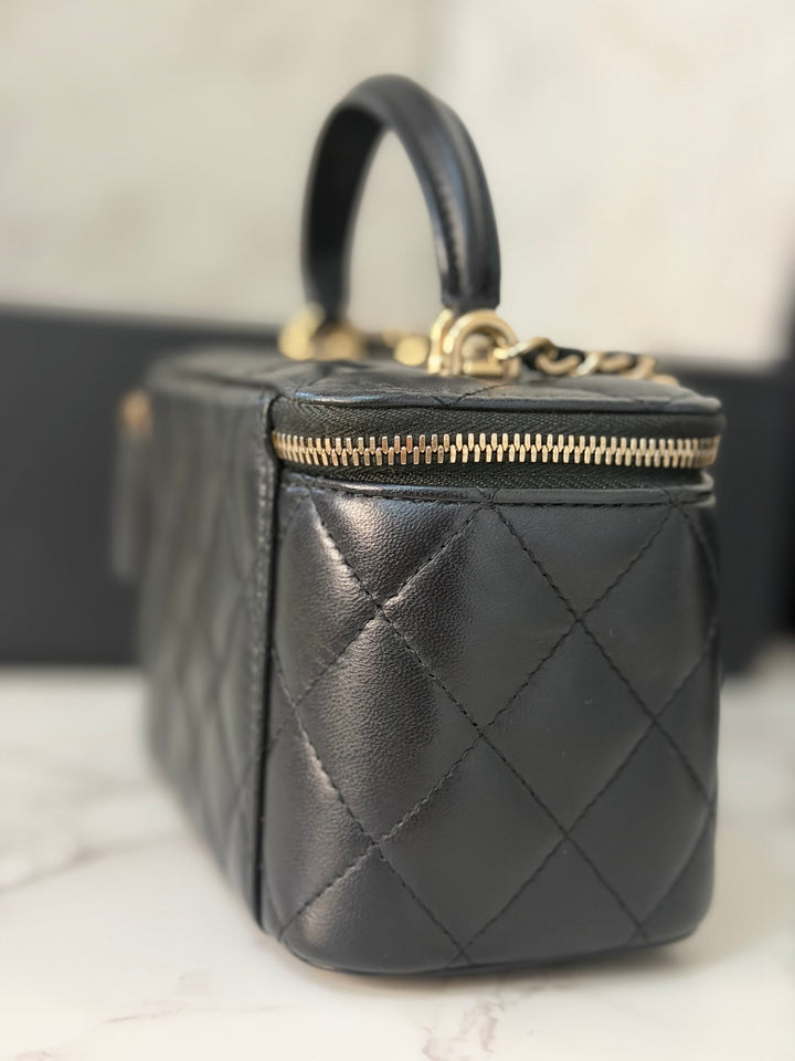 CHANEL series 31 Black Lambskin LGHW Small Vanity Case with Chain and Leather Top Handle