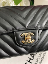 Load image into Gallery viewer, Chanel series 26 (2018) Black Lambskin Chevron LGHW Mini rectangular Flap Bag
